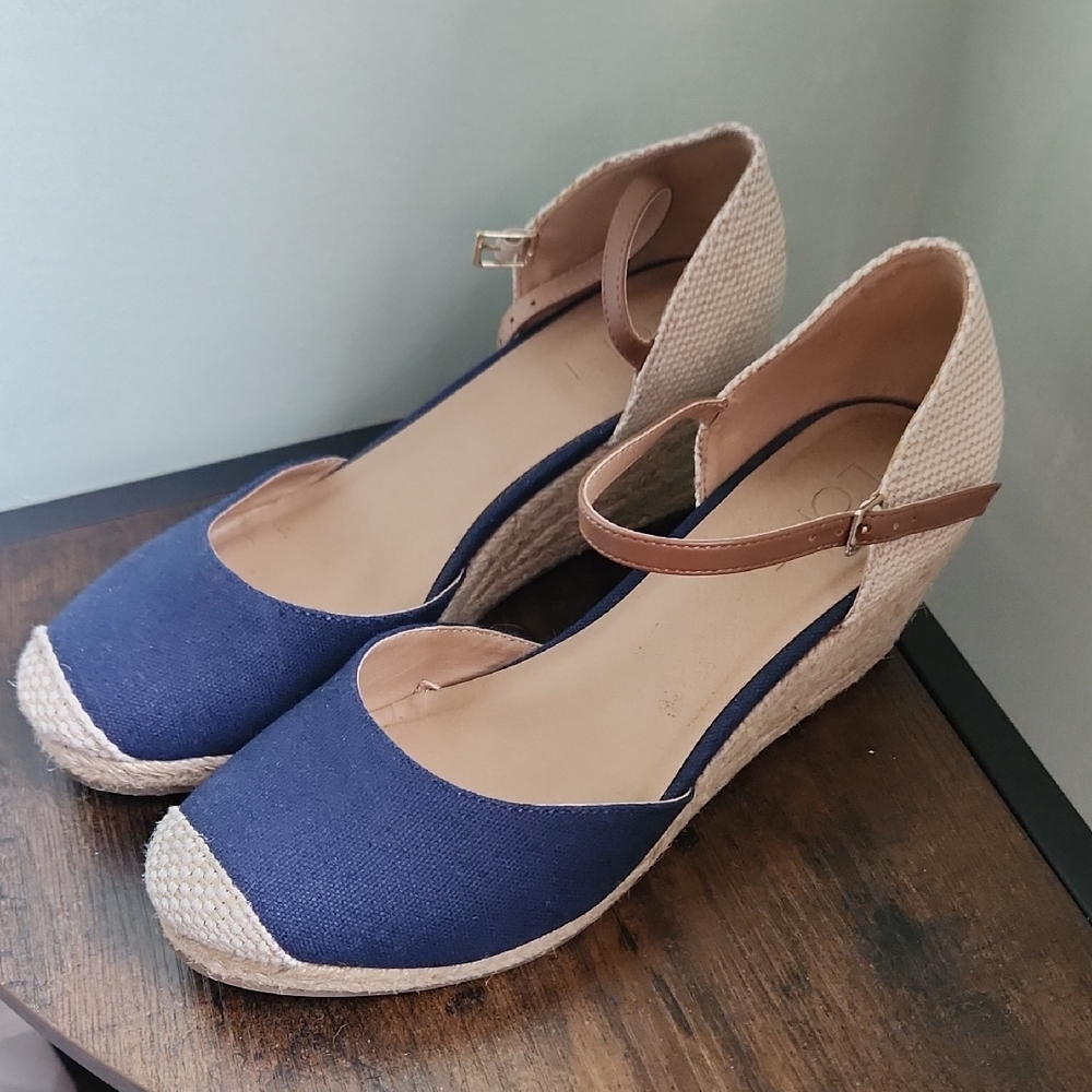 Loft Stylish Navy and Tan Wedge Heels